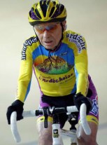 cyclisme-105-ans-robert-marchand-remonte-en-selle-pour-un-record